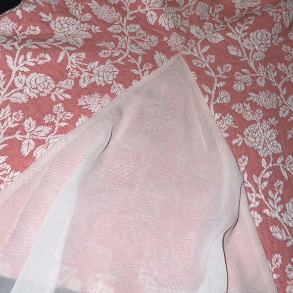 White and Pink Floral Top - Picture 13 of 14